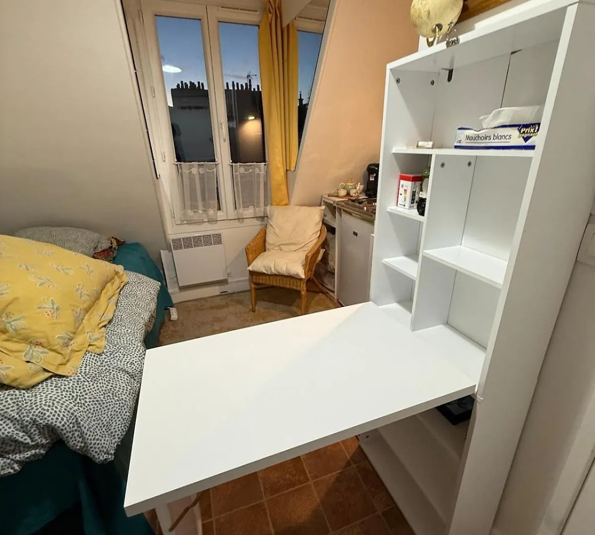 Apartment Studio With Eiffel Tower View Paris France