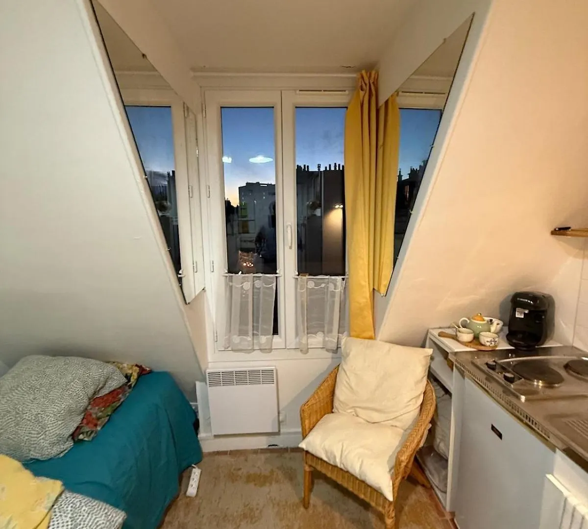 Studio With Eiffel Tower View Paris 0*,  France
