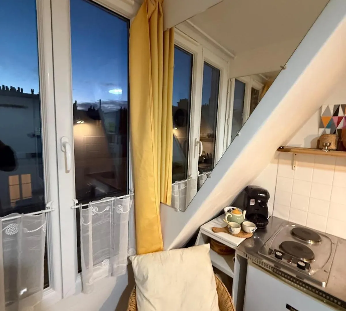 Studio With Eiffel Tower View Paris Apartment